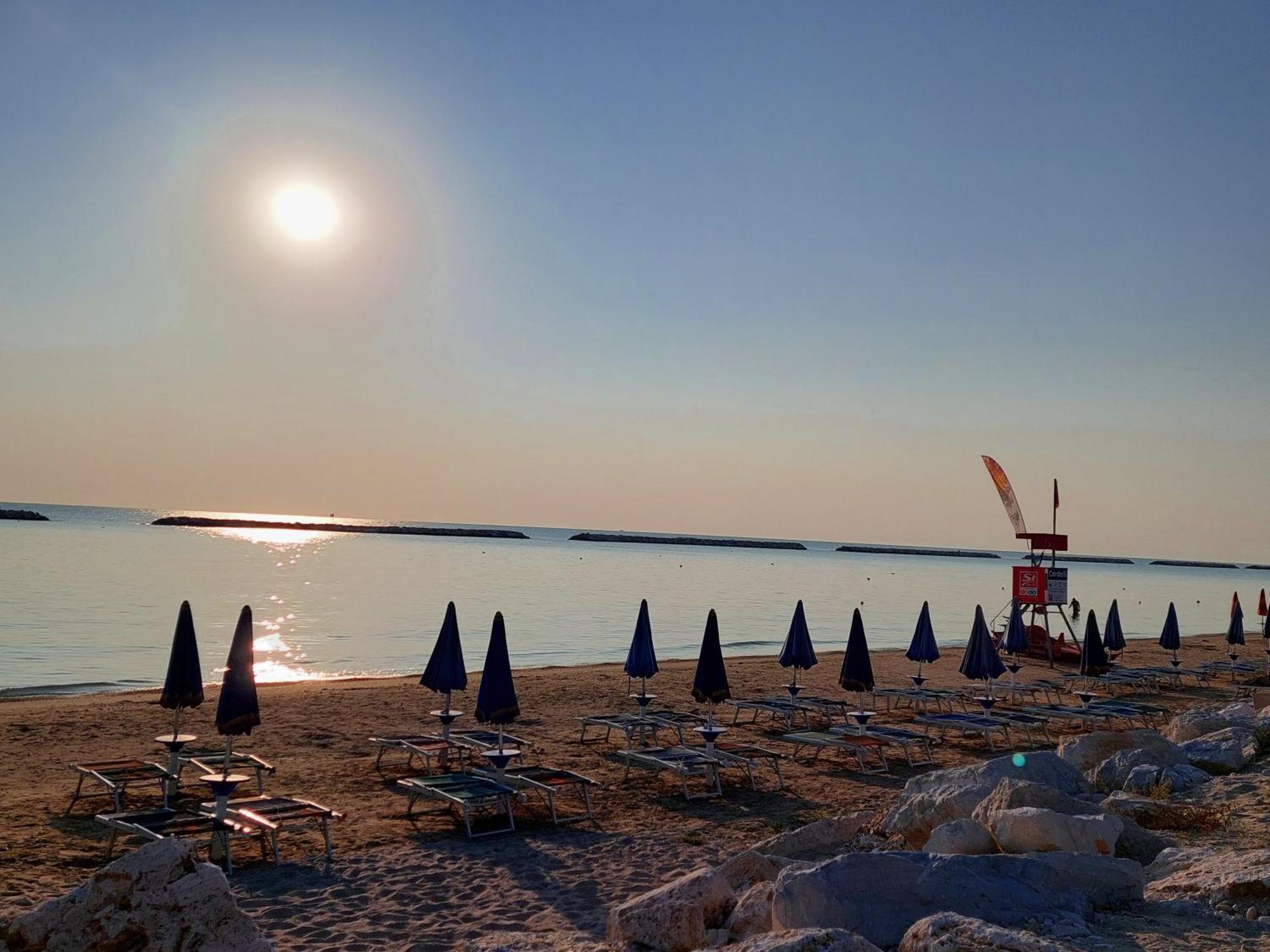 La Conchiglia Apartment Porto SantʼElpidio Екстериор снимка